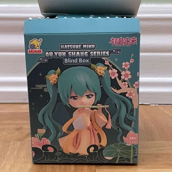 Small miku figure - Picture 2 of 2